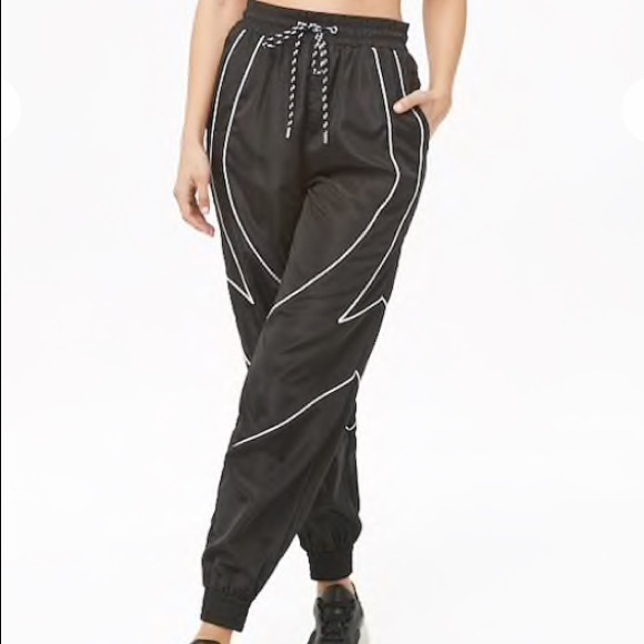 Black pants size small - Picture 3 of 4